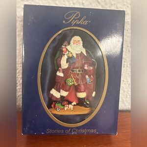 🎄CHRISTMAS🎄 Collectible Santa Pipka Stories of Christmas Ornament Toy Santa